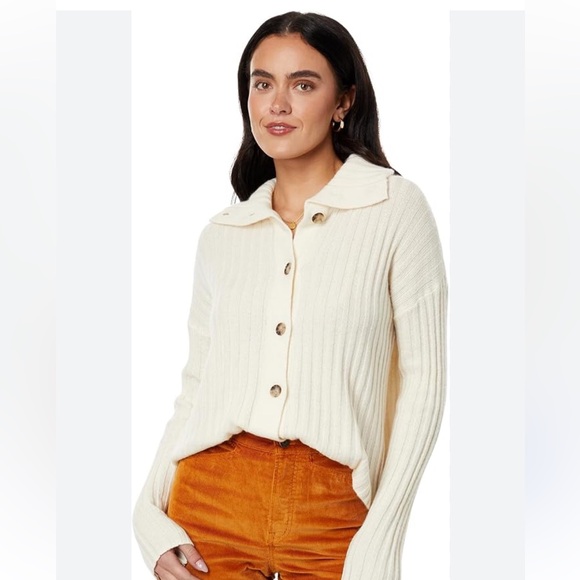 Madewell Sweaters - Madewell cream ribbed cardigan with fold over collar. Sz. XL good cond.